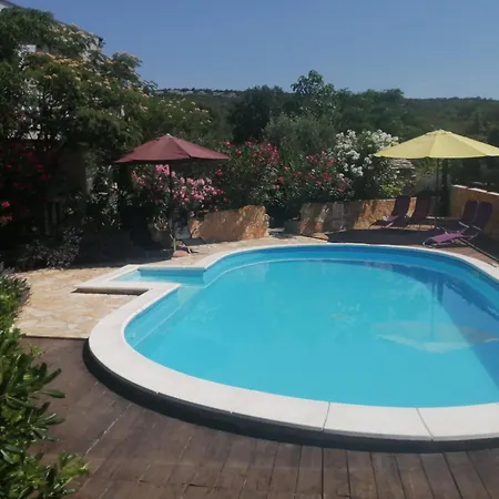 Sunny Pool Apartment